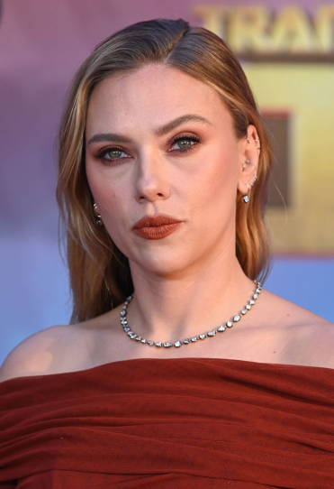 SCARLETT JOHANSSON